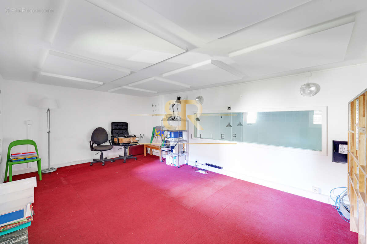 COUP DE CŒUR - LOFT à usage mixte INSONORISÉ de 140m2 à AMÉNAGER à 8mn de la ligne 7 et du RER C - photo 14