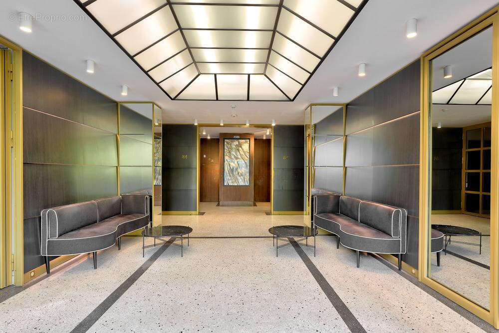 Appartement à PARIS-16E