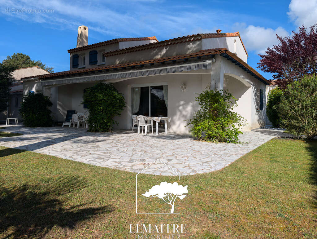 Maison à LES MATHES