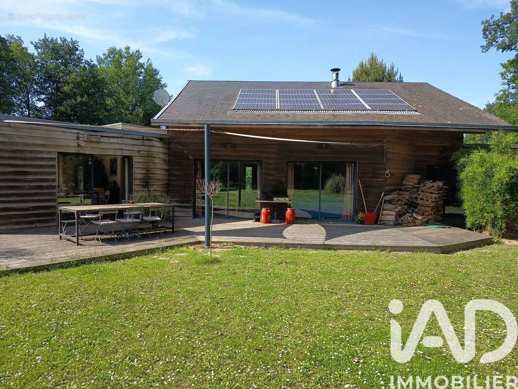 Maison 353 m² à Verrie  - photo 7