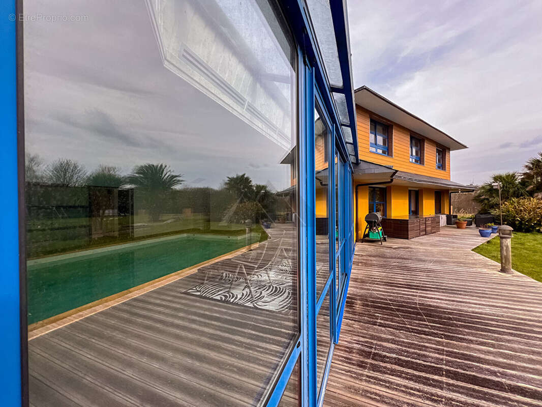 Maison à LAMPAUL-PLOUARZEL