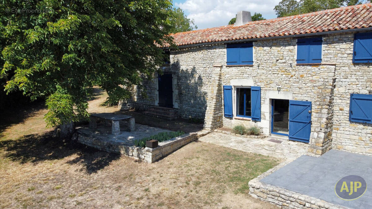 Maison à LA BRETONNIERE-LA-CLAYE