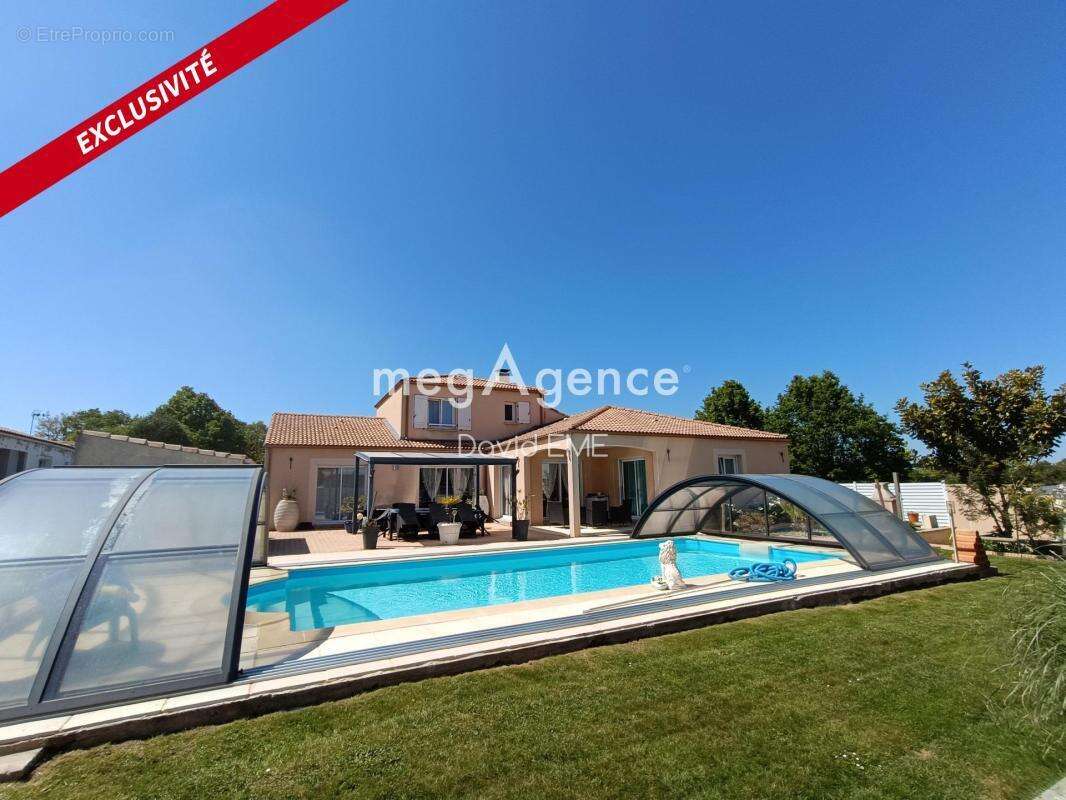 Maison à AIZENAY