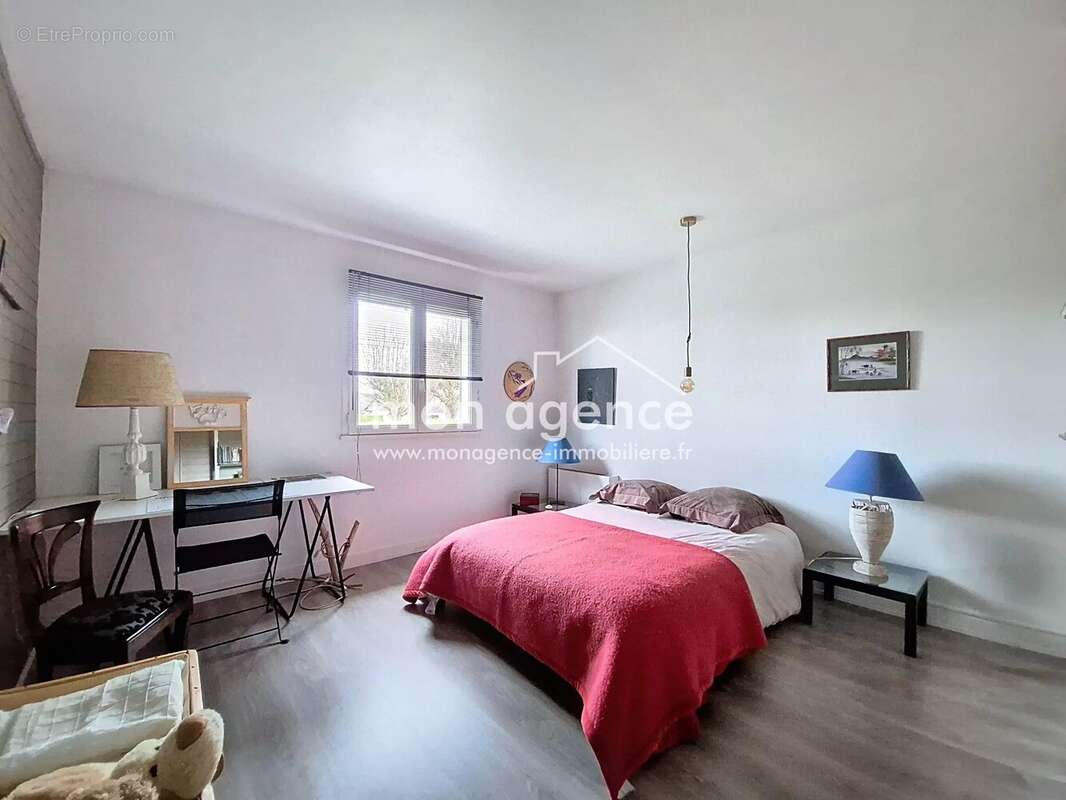 Maison à FRANQUEVILLE-SAINT-PIERRE