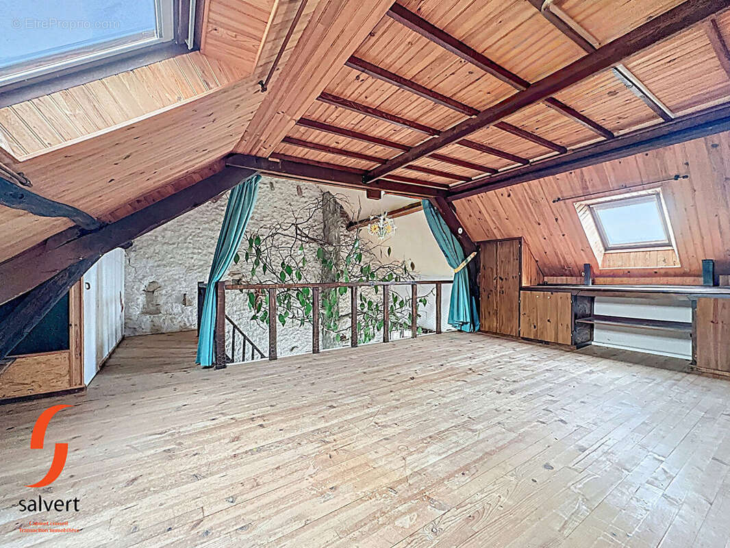 Maison à DURDAT-LAREQUILLE