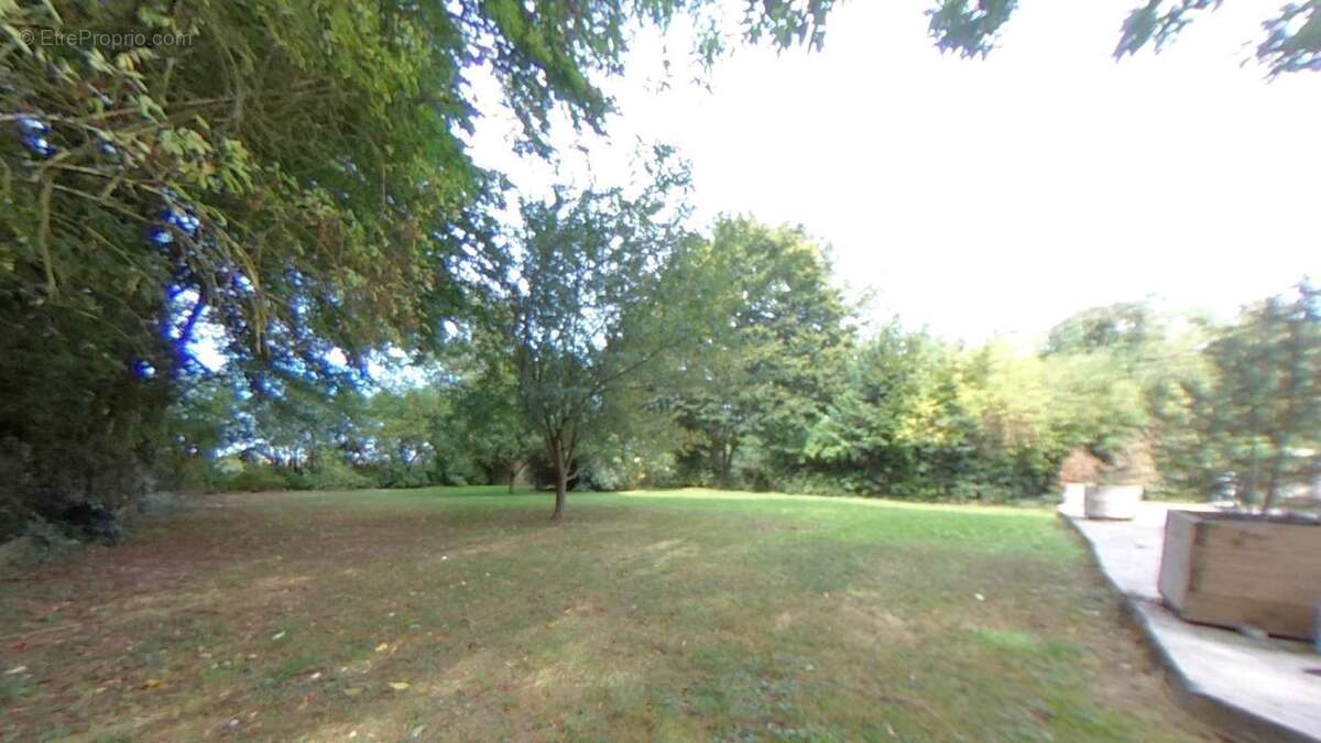 Maison à COURCELLES-LE-COMTE