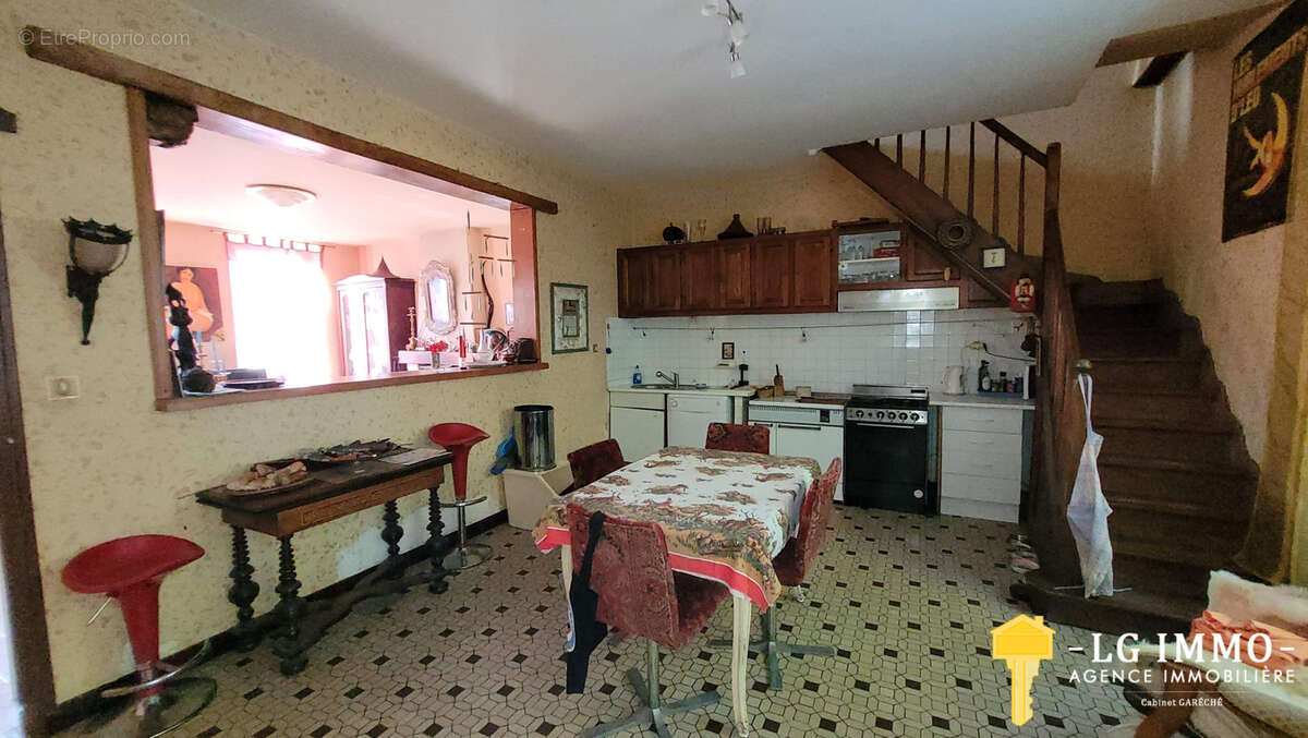 Maison à MORTAGNE-SUR-GIRONDE
