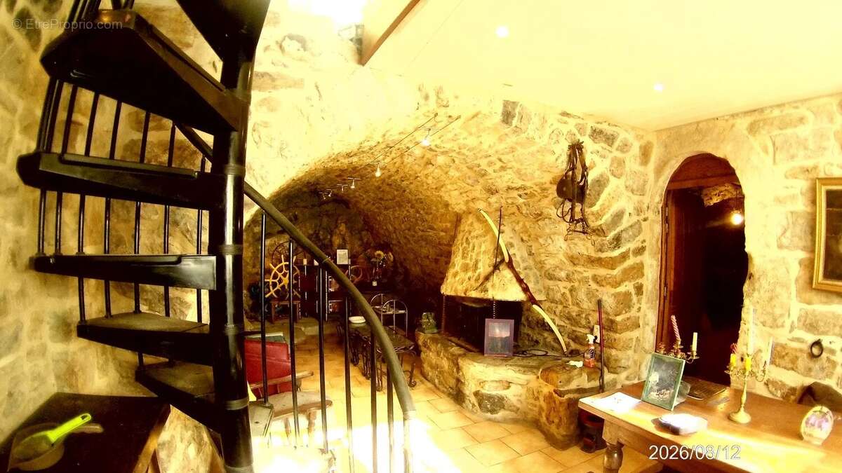 Les vignes – maison de caractère avec terrasse panoramique et terrains en bord de rivière - photo 2