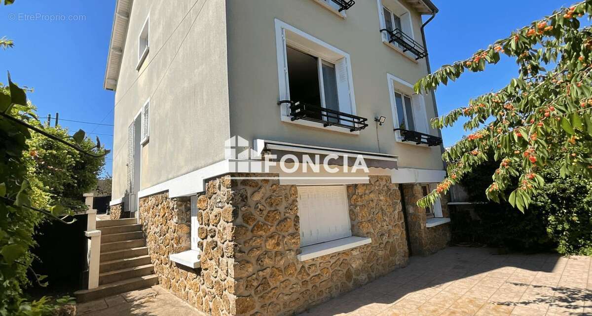 Maison à CHILLY-MAZARIN