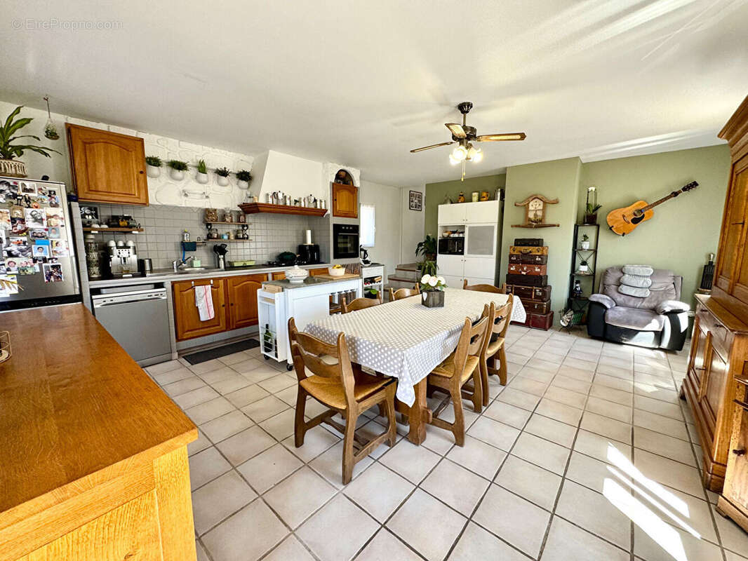 Appartement à SEILLONS-SOURCE-D'ARGENS