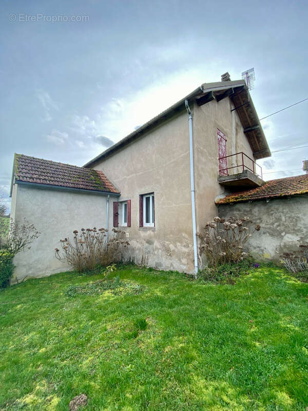 Maison à SAINT-PIERRE-LAVAL