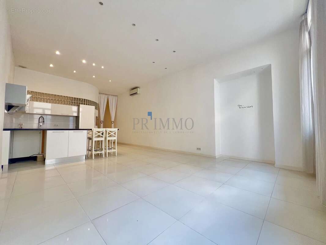 Spacieux appartement T3 de 78 m2, de standing à vendre dans - photo 3