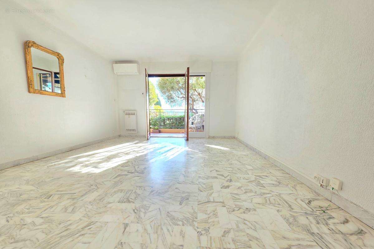 Appartement à SANARY-SUR-MER