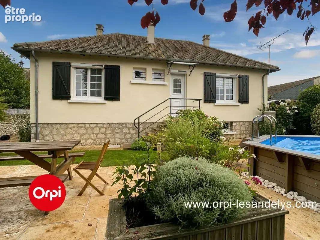 Maison de Plain-Pied en Parfait État avec Sous-Sol Total - photo 1
