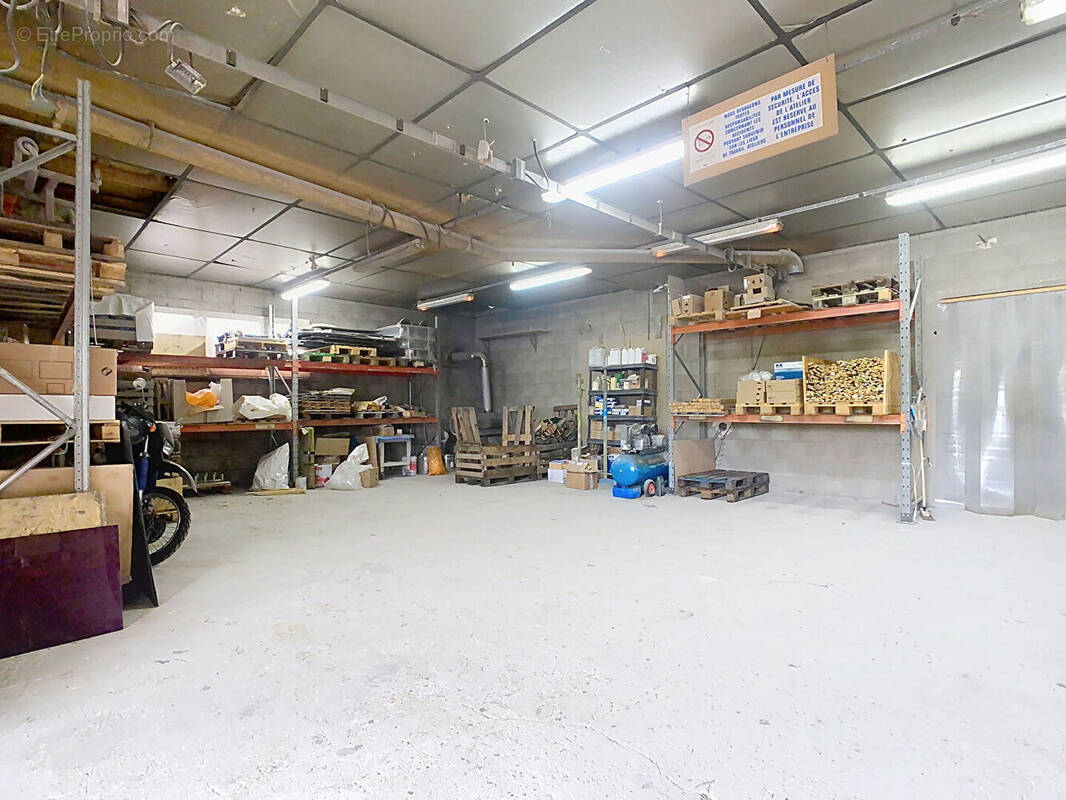 Local professionnel Val-de-Meuse 286m2 - photo 2