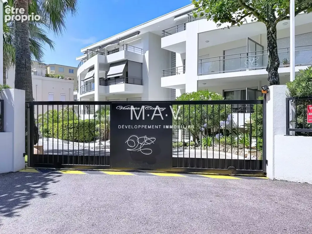 Nice/coeur cimiez studio meublé terrasse 12 m2 au calme parking standing piscine - photo 25