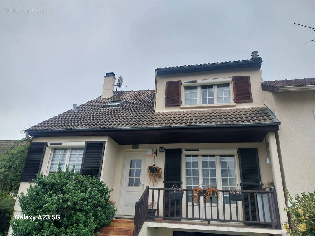 Maison à MAROLLES-EN-HUREPOIX