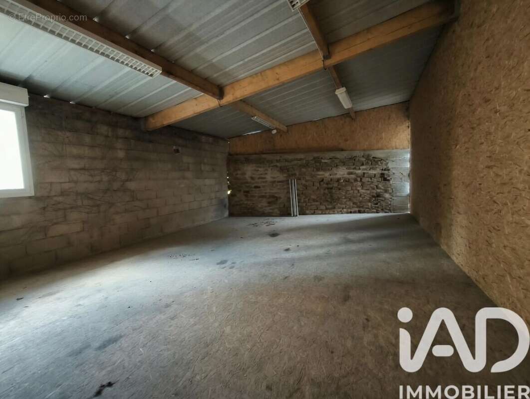 Parking 75 m² à Charleville-Mezieres  - photo 5