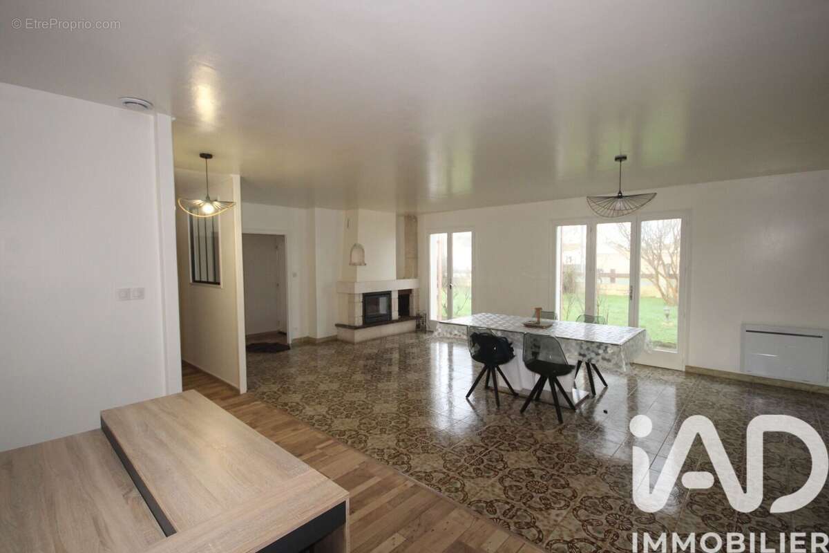 Maison 110 m² à Romegoux  - photo 2