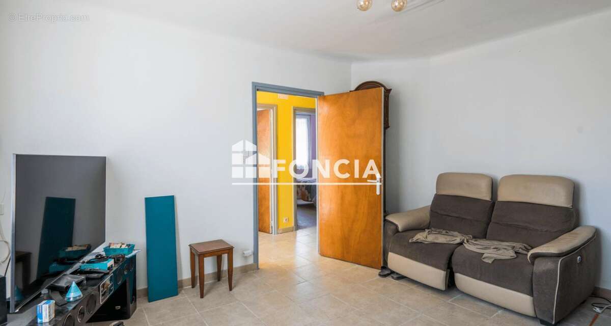 Maison à VILLEFRANCHE-DE-PANAT