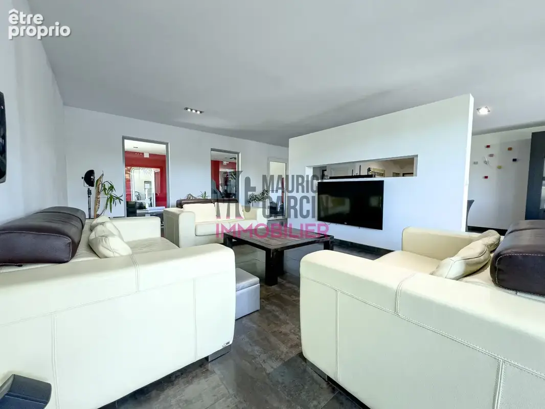 Maison 13 pièces 228 m² à vendre à Bedarrides (84370) - photo 7