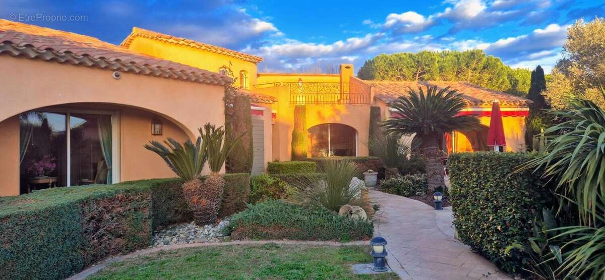 Maison à SAINT-CYPRIEN