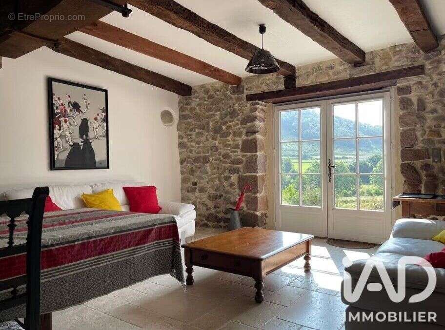 Maison 394 m² à Saint-Etienne-De-Baigorry  - photo 7