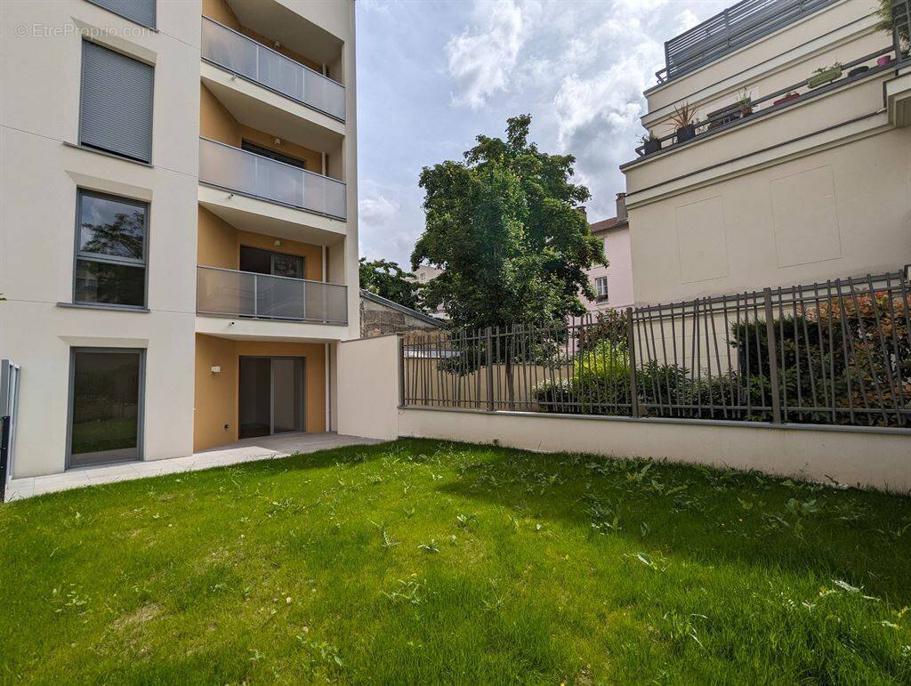 Appartement à SURESNES