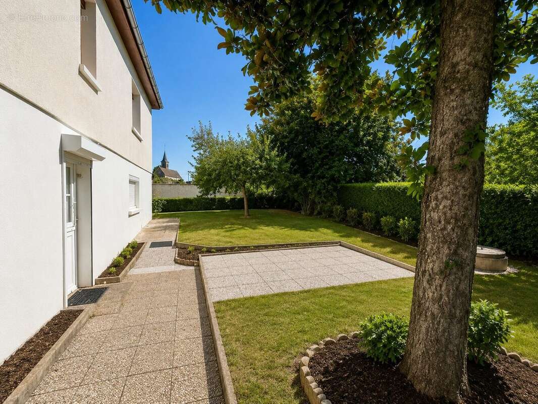 Maison 123 m² à Saint-Eloi  - photo 2