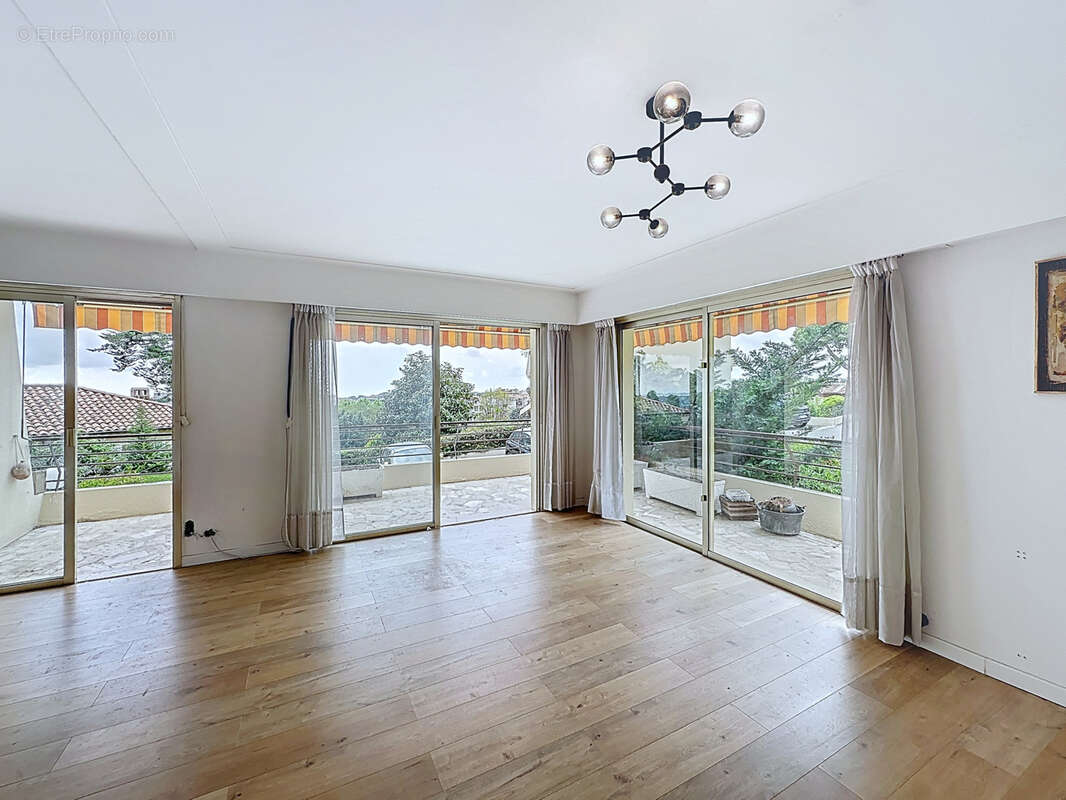 Appartement à VENCE
