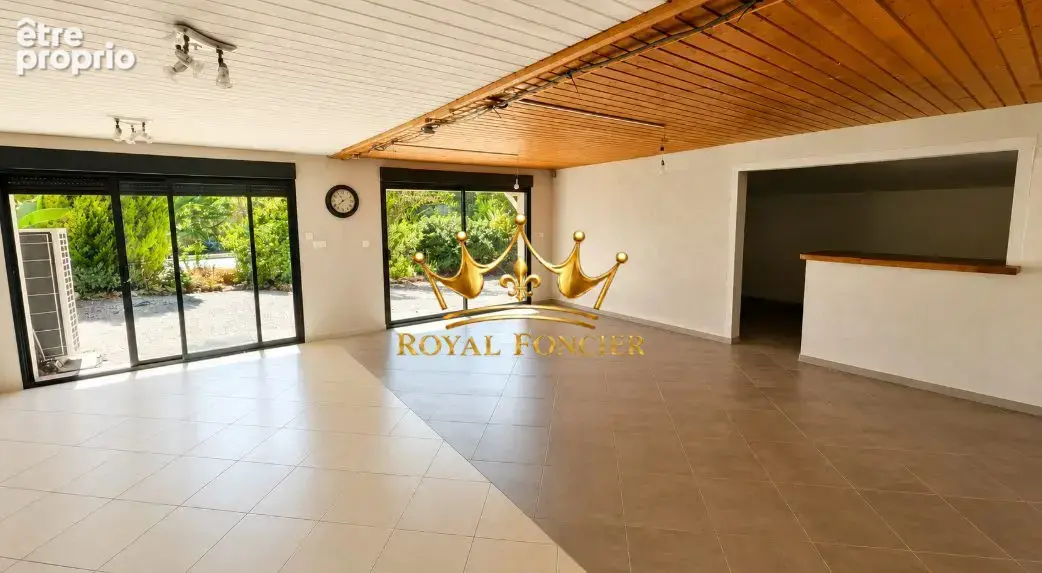 Maison 1 : salle de 60m²