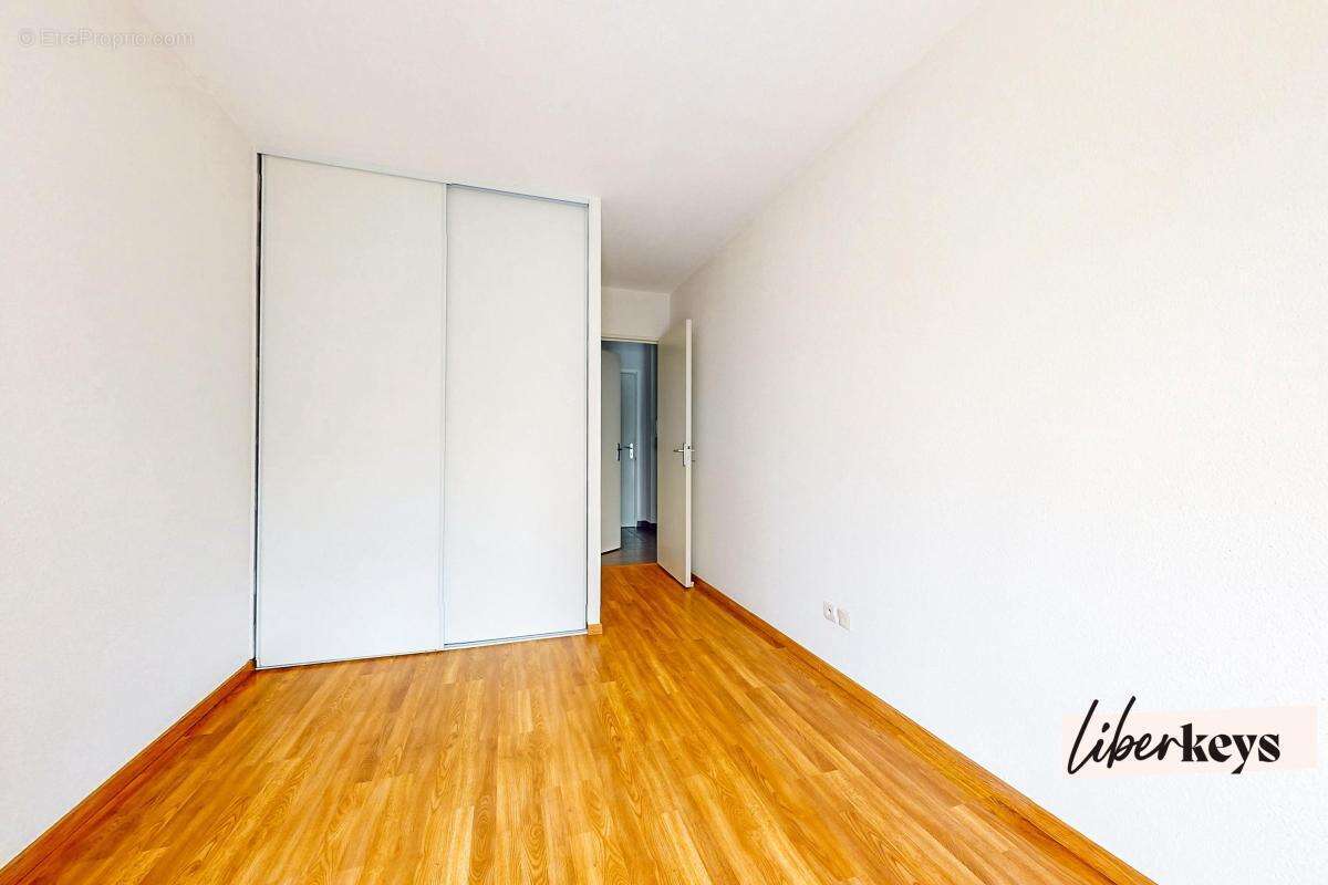 Francheville Bel Air limite Craponne : T2 de 41 m² avec terrasse de 9 m² - Résidence récente - photo 9