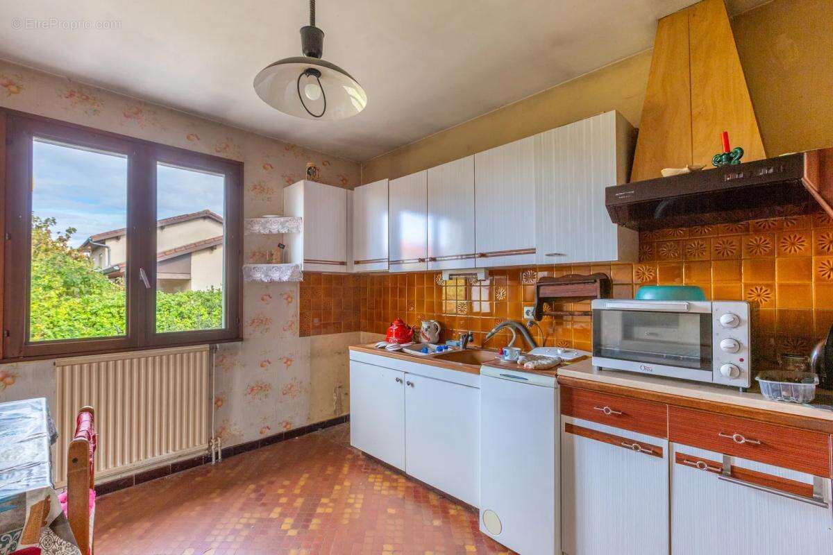 Maison à SAINT-BONNET-DE-MURE