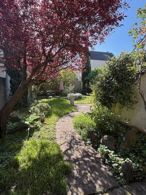 Maison à BRY-SUR-MARNE