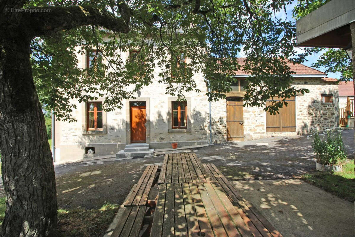 Maison à ARNAC-LA-POSTE