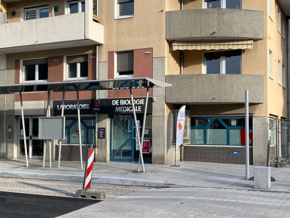 Exclusivite : thonon - local commercial / bureau - 261m² - photo 3