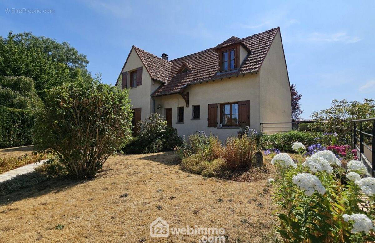 Une autre vue de la maison.. - Maison à MILLY-LA-FORET