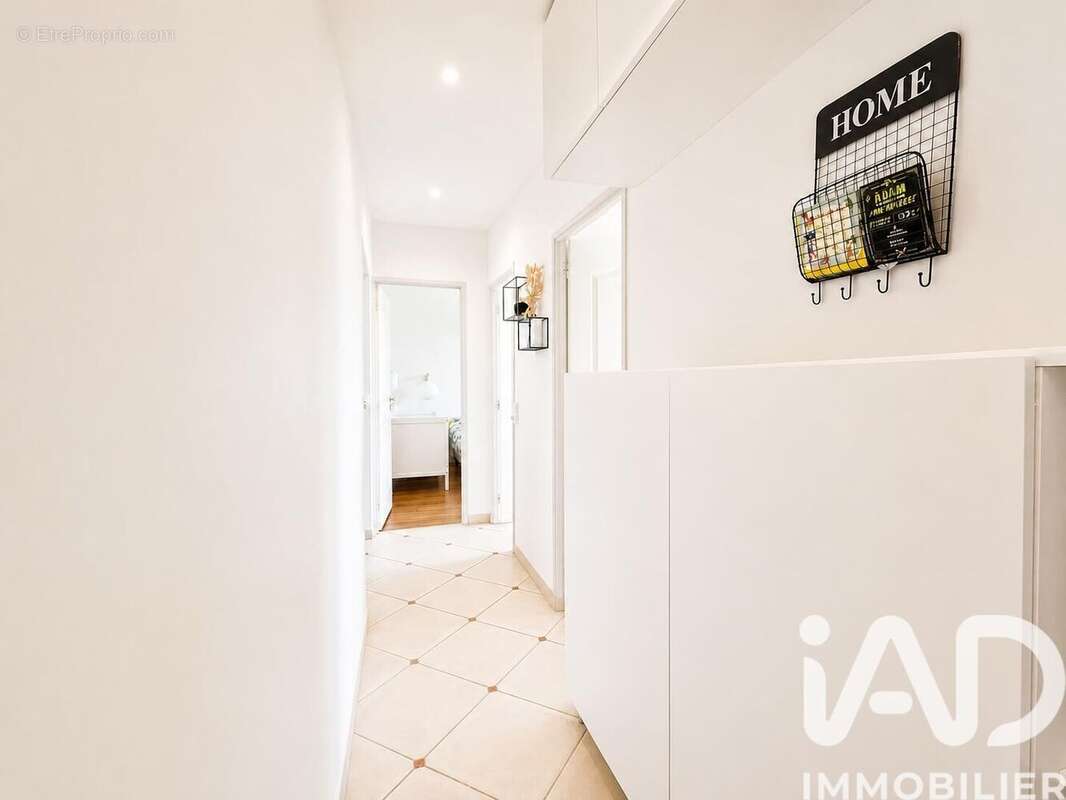 Photo 8 - Appartement à COURBEVOIE
