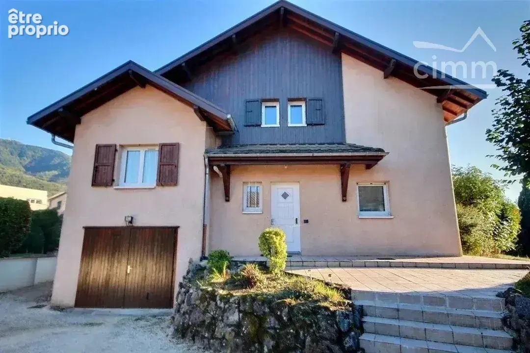 Spacieuse maison familiale de 177 m² avec piscine et dépendances - photo 4