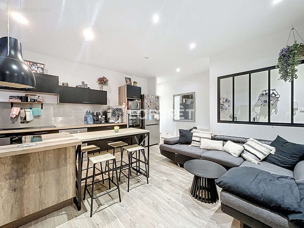 Appartement à SAINT-LAURENT-SUR-SAONE