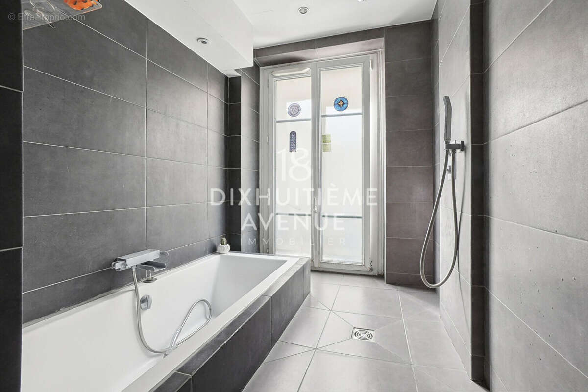 Appartement à PARIS-18E