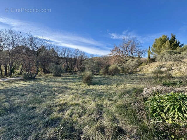 Terrain à EGUILLES