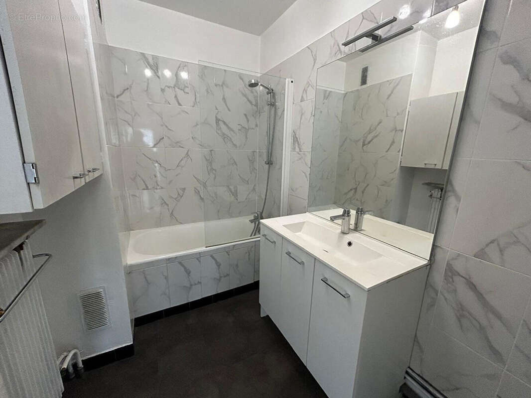 Appartement F2 au centre ville de Mantes la jolie, avec place de stationnement - photo 5