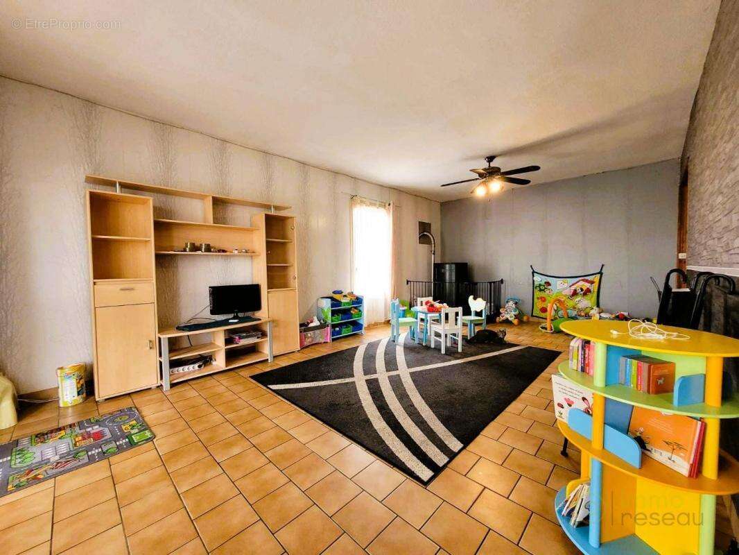 Maison 130 m² à Braud-Et-Saint-Louis  - photo 3