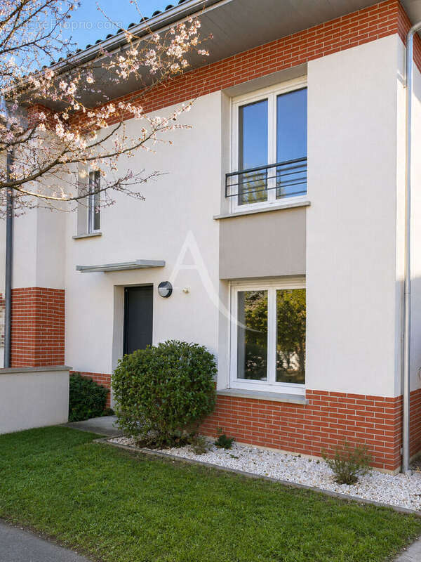 Villa Gratentour 3 pièce(s) 72 m2 31150 - photo 2