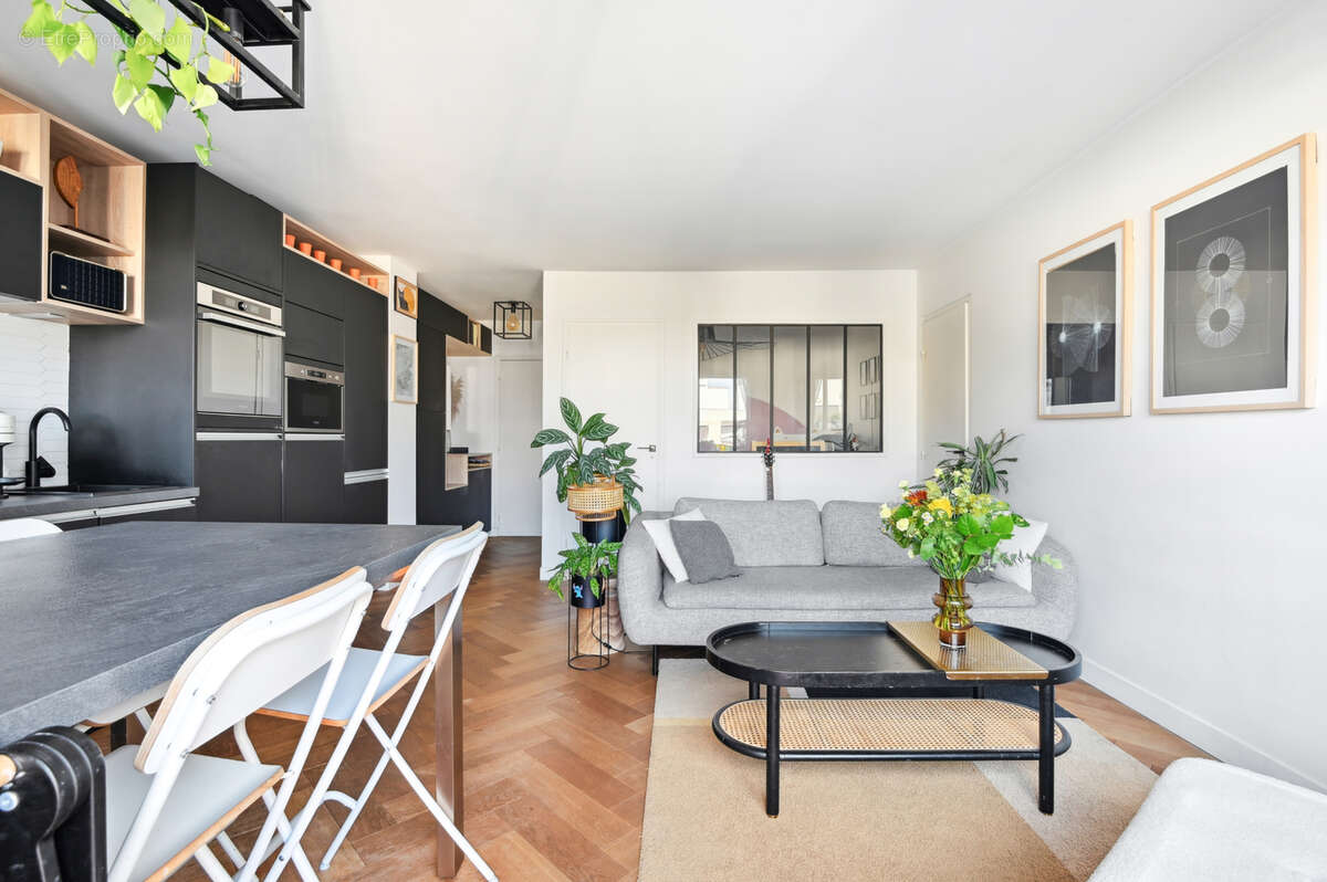 Appartement à PARIS-18E