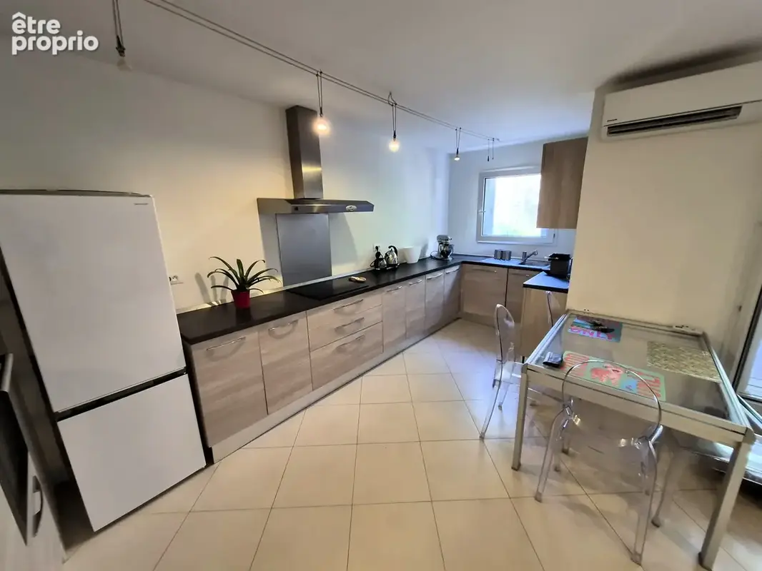 Grand T2 avec belle terrasse et garage fermé - photo 2