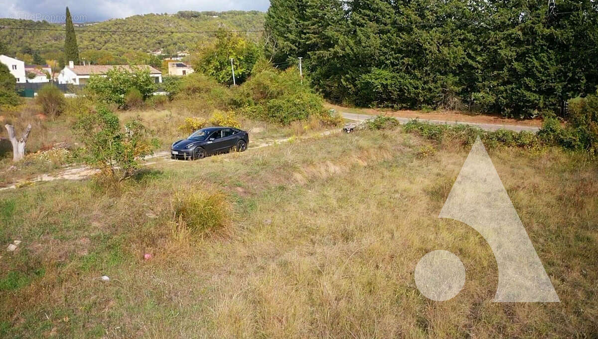 Terrain à VILLECROZE