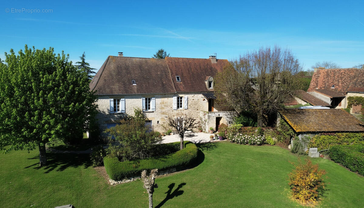 1 - Maison à SAINT-CYPRIEN