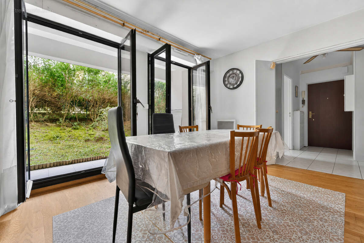 Appartement à PARIS-20E
